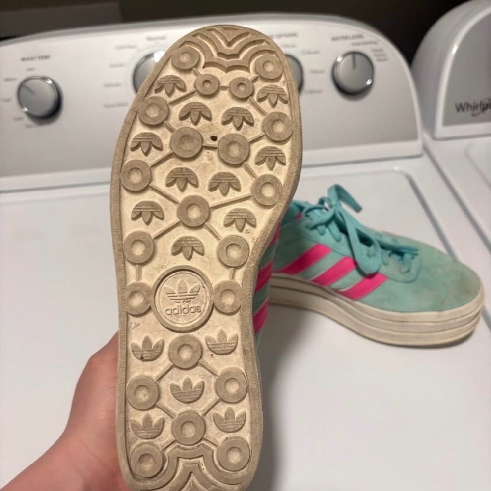 Adidas Mint Green Suede Sneakers with Pink Stripes - Picture 2 of 2